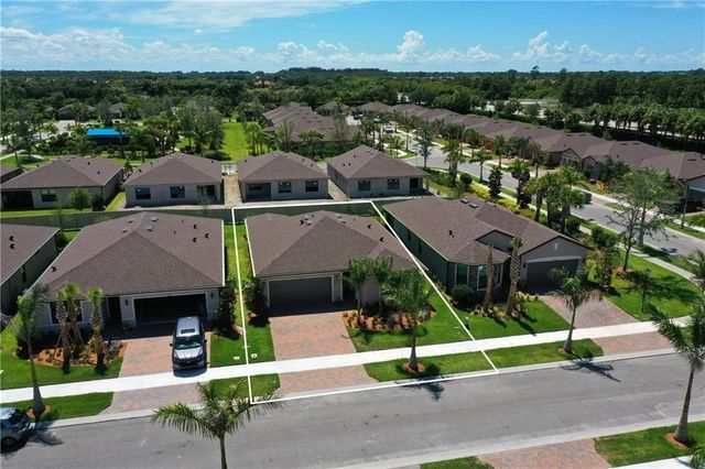 5212 Jasper Square, Vero Beach, FL 32967