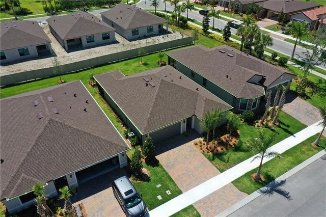 5212 Jasper Square, Vero Beach, FL 32967