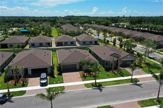 5212 Jasper Square, Vero Beach, FL 32967