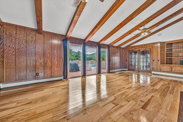 270 Parkside LN, Rocky Mount, VA 24151