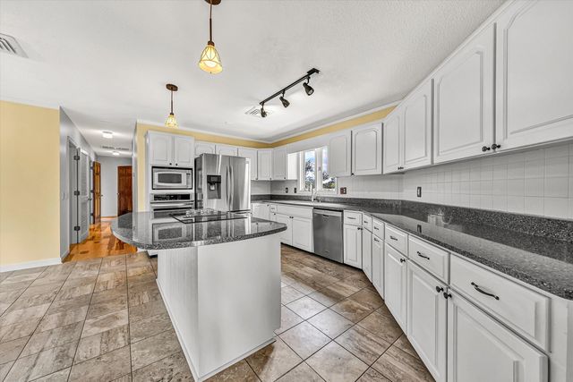 270 Parkside LN, Rocky Mount, VA 24151