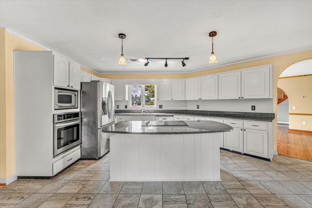 270 Parkside LN, Rocky Mount, VA 24151