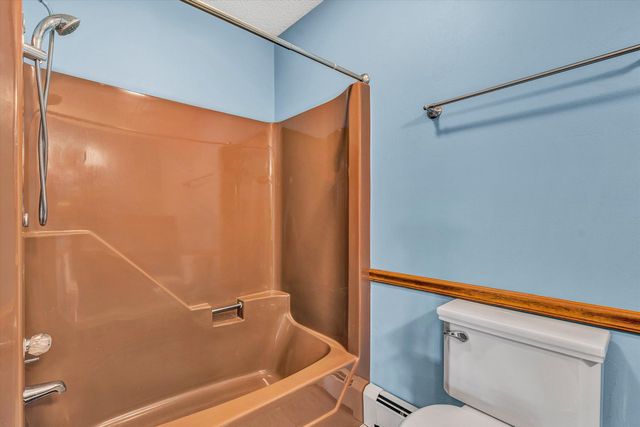 270 Parkside LN, Rocky Mount, VA 24151