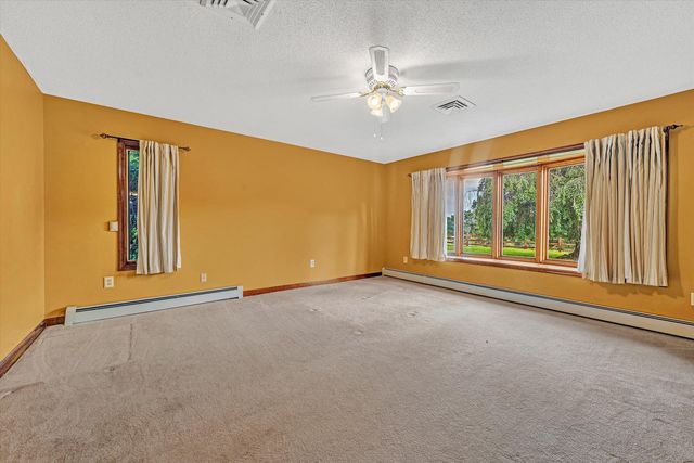 270 Parkside LN, Rocky Mount, VA 24151