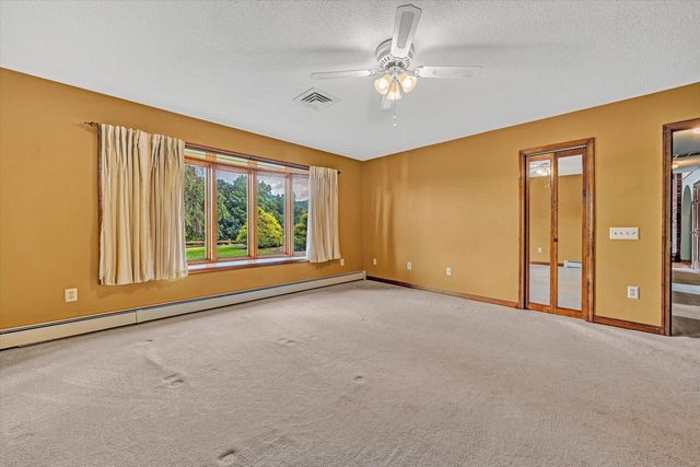 270 Parkside LN, Rocky Mount, VA 24151