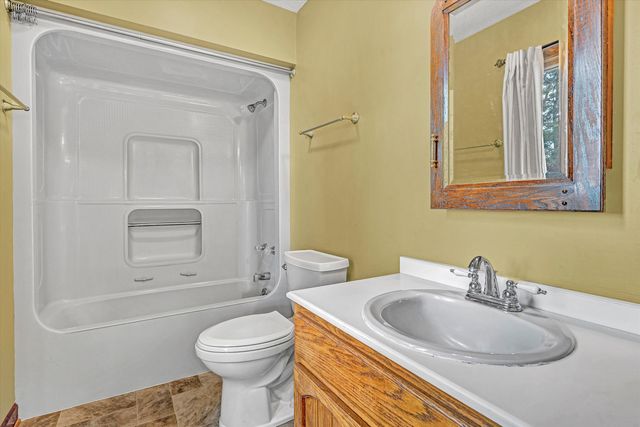 270 Parkside LN, Rocky Mount, VA 24151