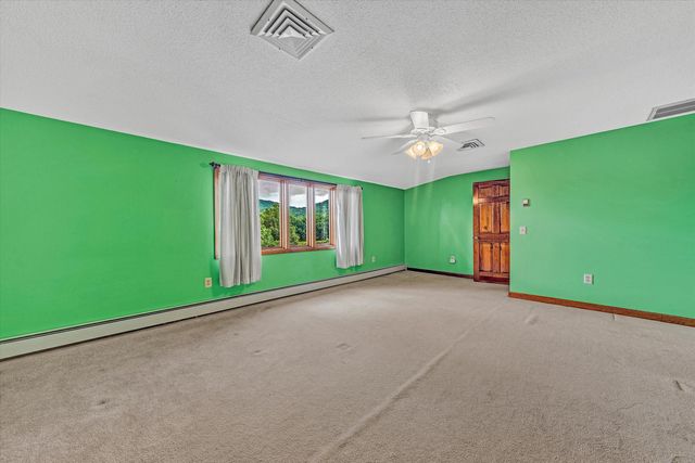 270 Parkside LN, Rocky Mount, VA 24151