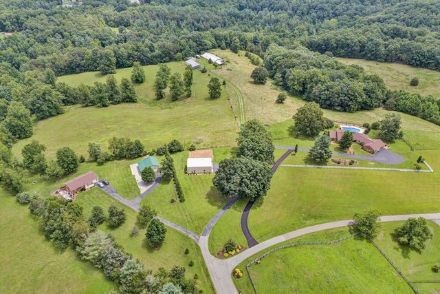 270 Parkside LN, Rocky Mount, VA 24151