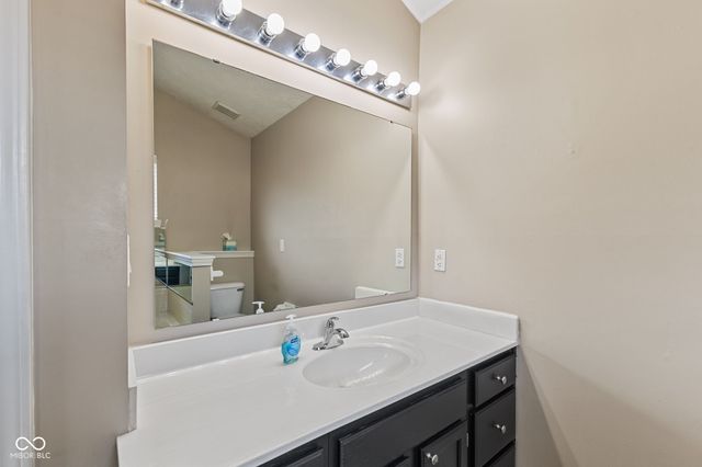 2104 Napa Circle, Indianapolis, IN 46214