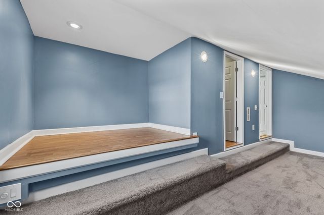 2104 Napa Circle, Indianapolis, IN 46214