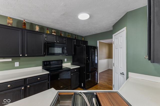 2104 Napa Circle, Indianapolis, IN 46214