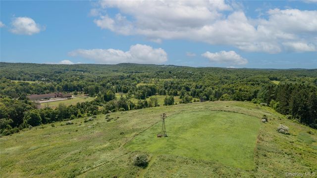 151 Rowe Road, Red Hook, NY 12571