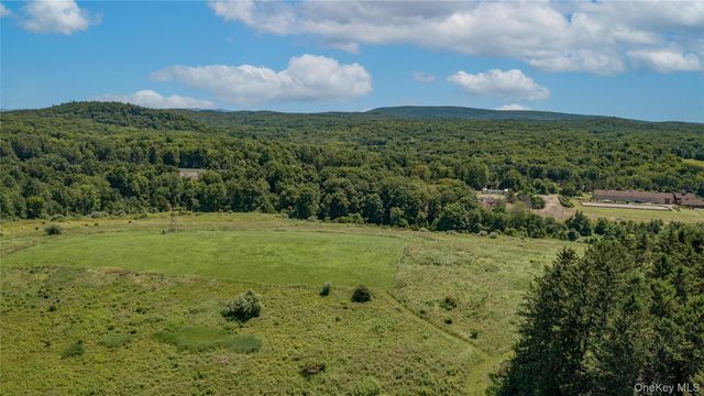 151 Rowe Road, Red Hook, NY 12571