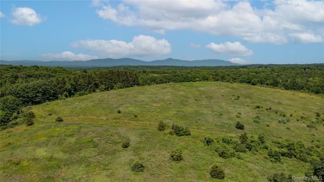 151 Rowe Road, Red Hook, NY 12571