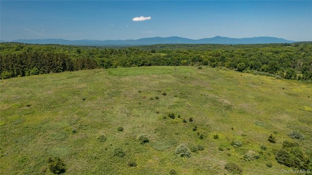 151 Rowe Road, Red Hook, NY 12571