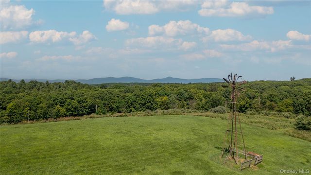 151 Rowe Road, Red Hook, NY 12571