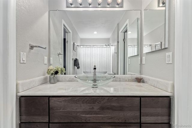 9050 W San Juan Drive, Littleton, CO 80128