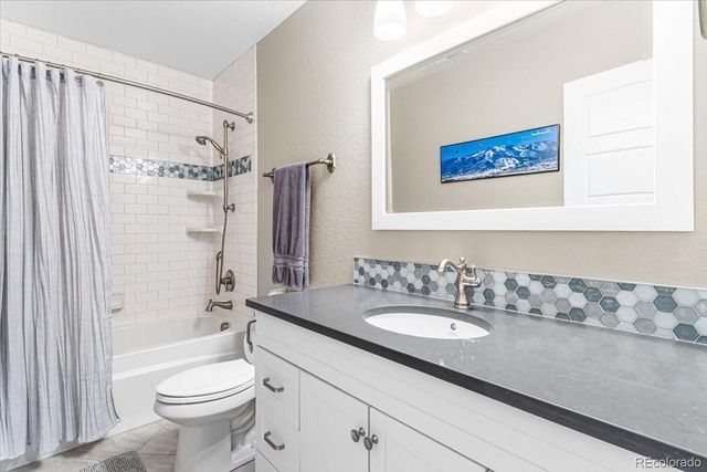 2080 Robb Street, Lakewood, CO 80215