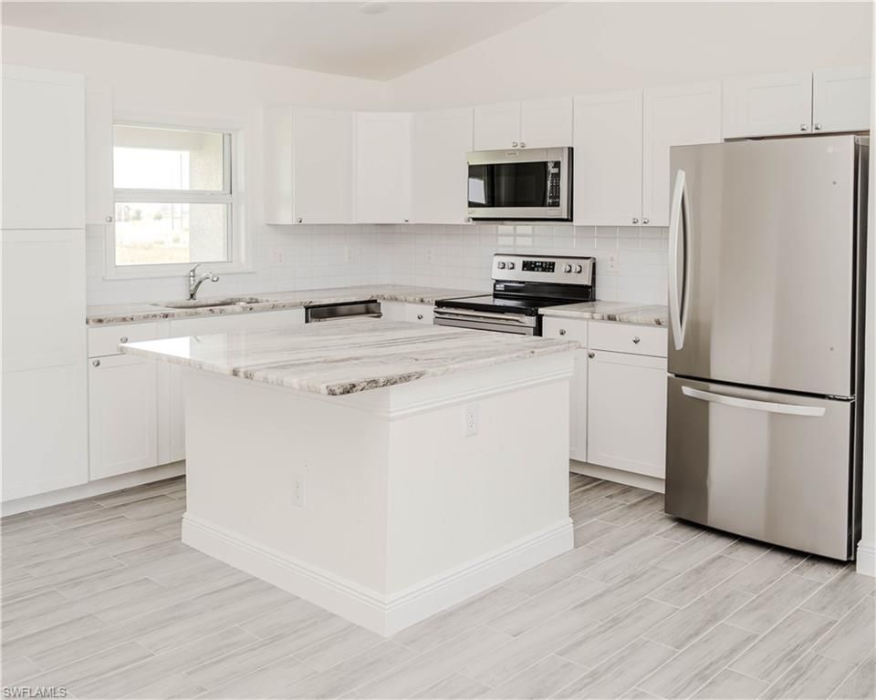 7031 Waldo CIR, LABELLE, FL 33935 — photo 2