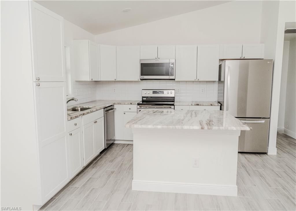 7031 Waldo CIR, LABELLE, FL 33935 — photo 3