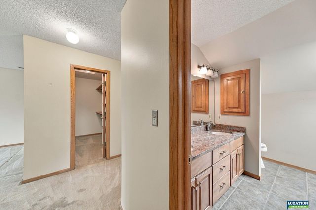 6625 Shenandoah Court, Lincoln, NE 68501