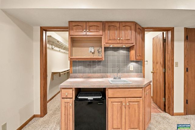 6625 Shenandoah Court, Lincoln, NE 68501