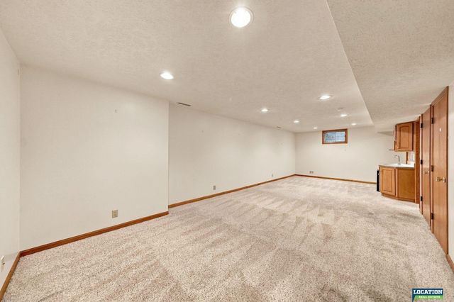 6625 Shenandoah Court, Lincoln, NE 68501