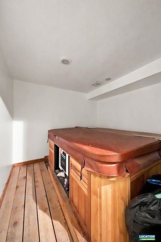 6625 Shenandoah Court, Lincoln, NE 68501