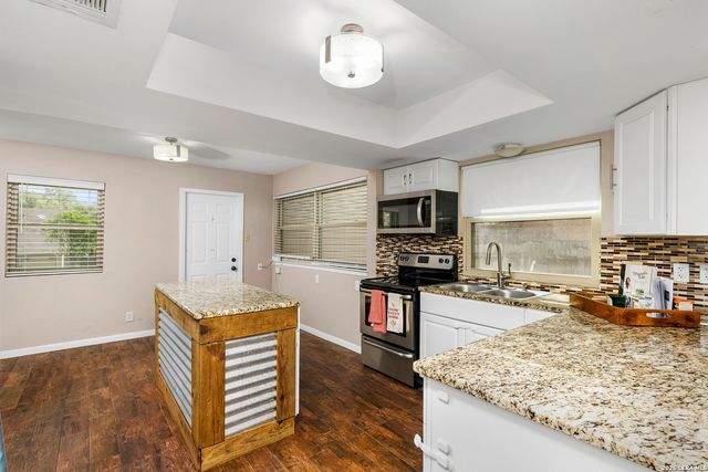 8507 TIMBER CREST ST, San Antonio, TX 78250