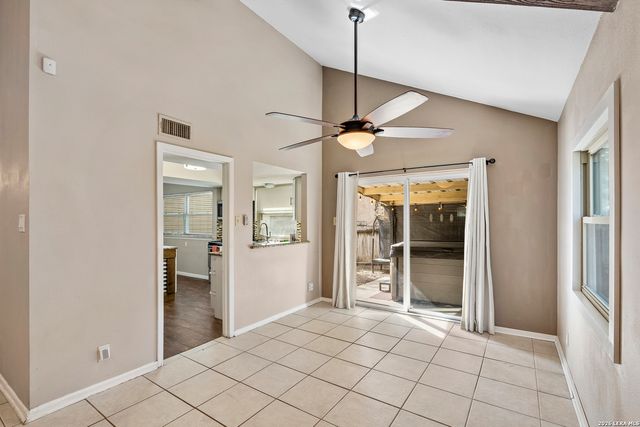 8507 TIMBER CREST ST, San Antonio, TX 78250
