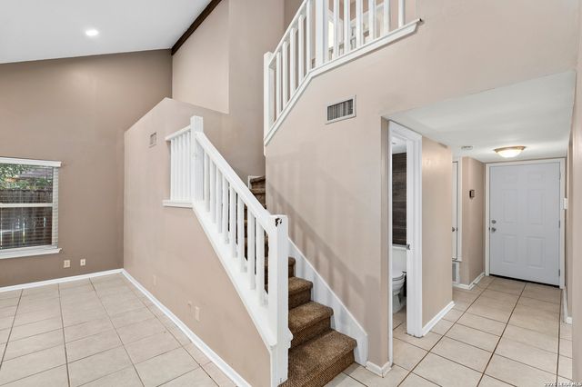 8507 TIMBER CREST ST, San Antonio, TX 78250