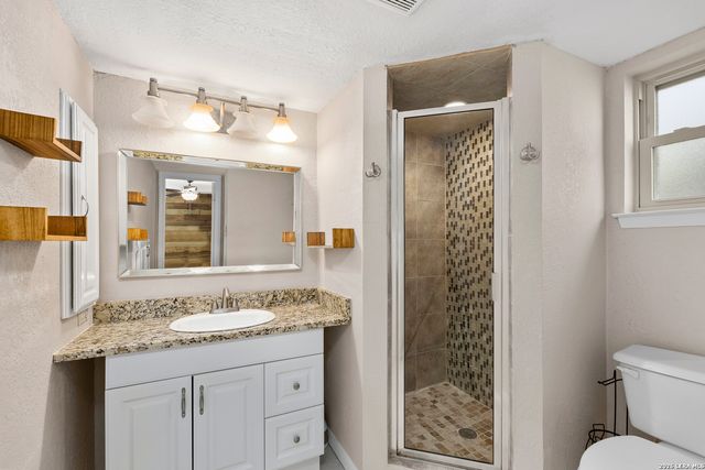 8507 TIMBER CREST ST, San Antonio, TX 78250