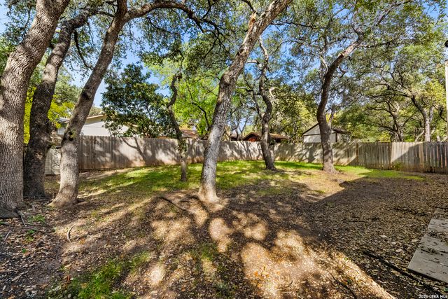 8507 TIMBER CREST ST, San Antonio, TX 78250