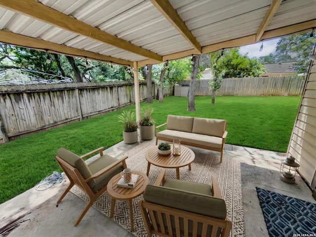 8507 TIMBER CREST ST, San Antonio, TX 78250