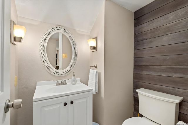 8507 TIMBER CREST ST, San Antonio, TX 78250