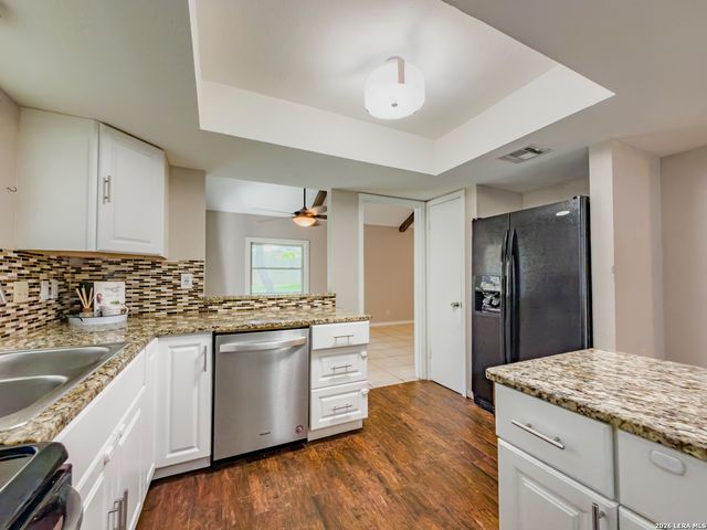 8507 TIMBER CREST ST, San Antonio, TX 78250