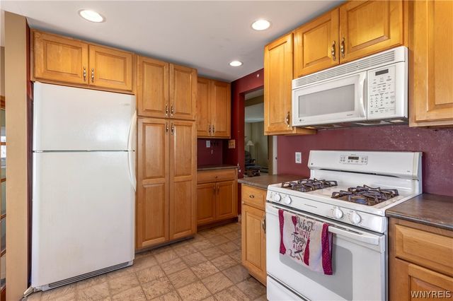 1112 Cleveland Drive, Cheektowaga, NY 14225