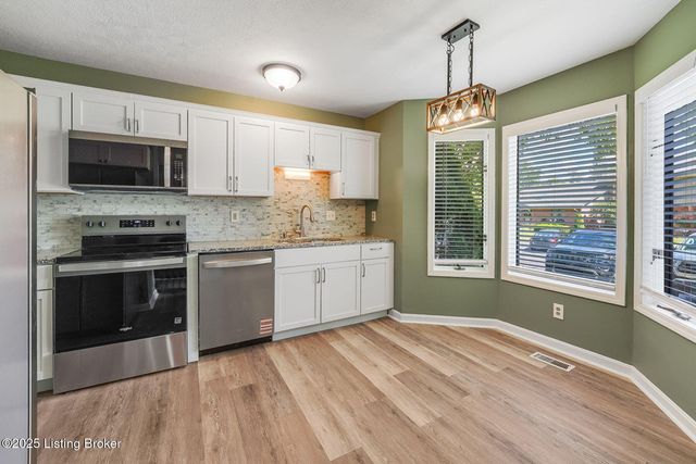 5501 Forest Lake Dr, Prospect, KY 40059