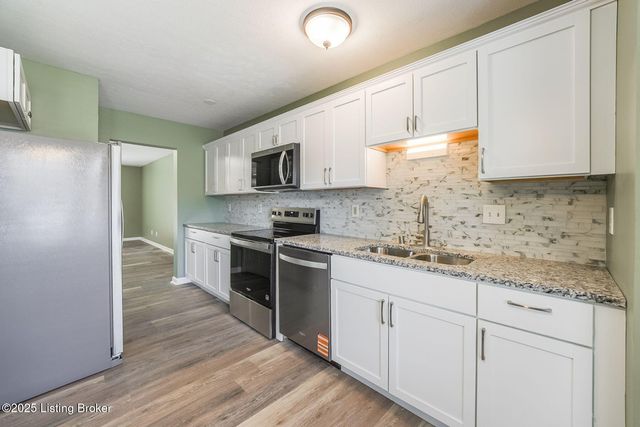 5501 Forest Lake Dr, Prospect, KY 40059