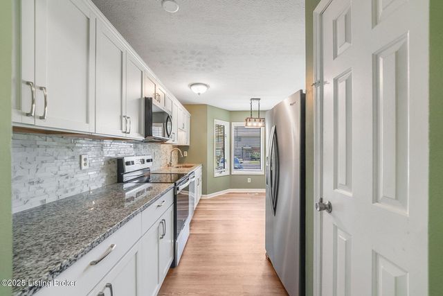 5501 Forest Lake Dr, Prospect, KY 40059