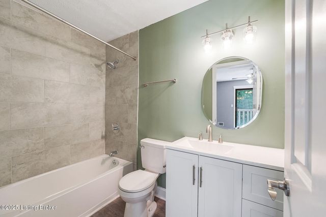 5501 Forest Lake Dr, Prospect, KY 40059