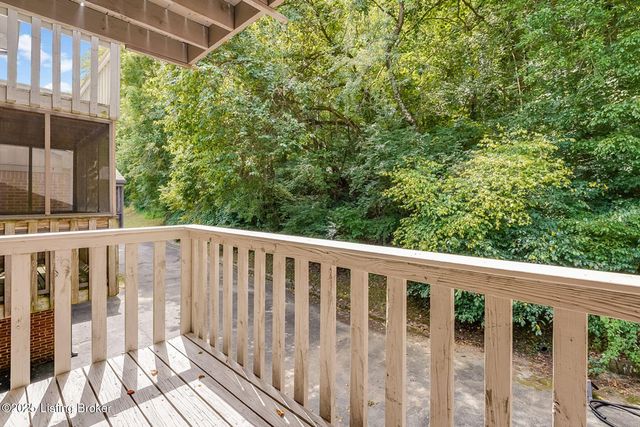 5501 Forest Lake Dr, Prospect, KY 40059