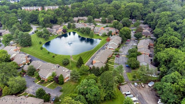 5501 Forest Lake Dr, Prospect, KY 40059