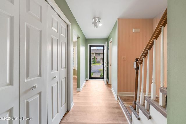 5501 Forest Lake Dr, Prospect, KY 40059