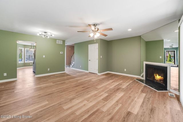 5501 Forest Lake Dr, Prospect, KY 40059