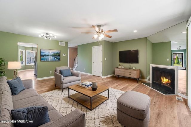 5501 Forest Lake Dr, Prospect, KY 40059