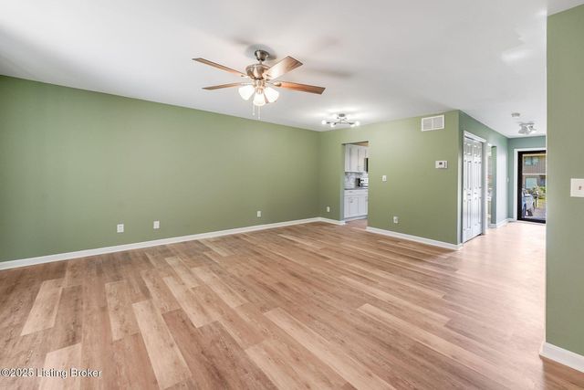 5501 Forest Lake Dr, Prospect, KY 40059