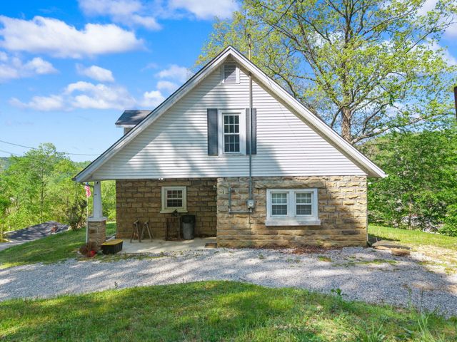 249 3rd Street, Manchester, KY 40962