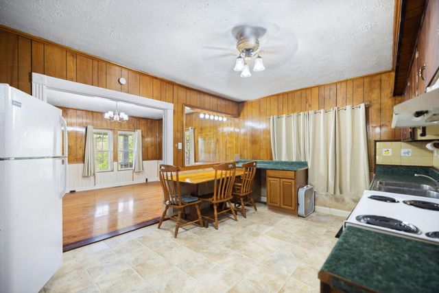 249 3rd Street, Manchester, KY 40962