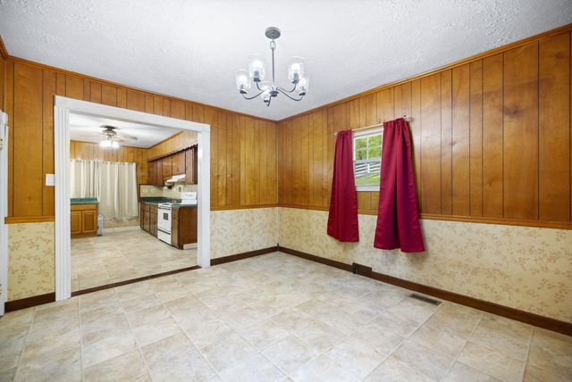 249 3rd Street, Manchester, KY 40962